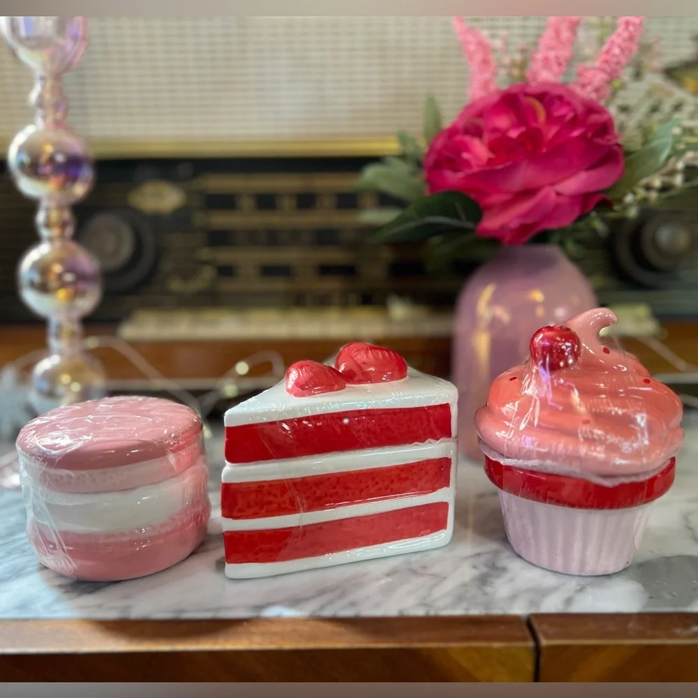 ✨NEW🩷Target Bullseye Playground 2024 Valentines Day Trinket Dessert Set🍰